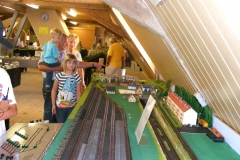 Christa und Ewald mit den Enkeln